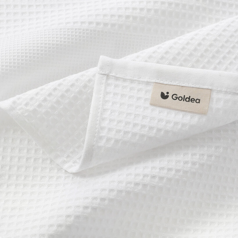 Waffel-Geschirrtuch mit Weihnachtsstickerei - Kugeln am Zweig auf Weiß