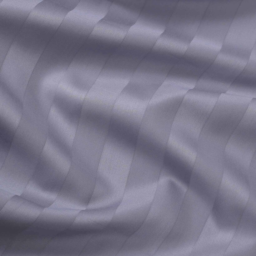 Festliche ovale Damast-Tischdecke - dunkelgraue Streifen mit Satin-Glanz