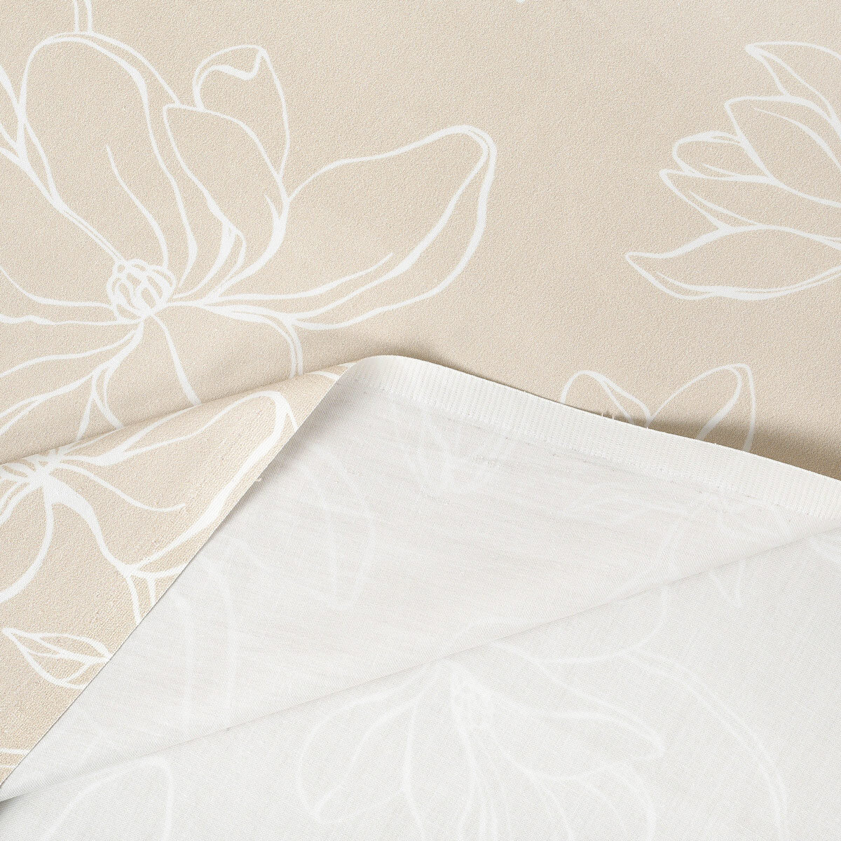 Mako-Satin - Lilien auf Goldbeige