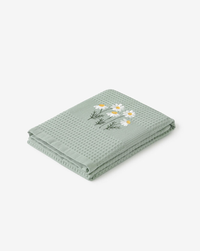 Waffel-Geschirrtuch mit Stickerei - Kamille auf Salbeigrün