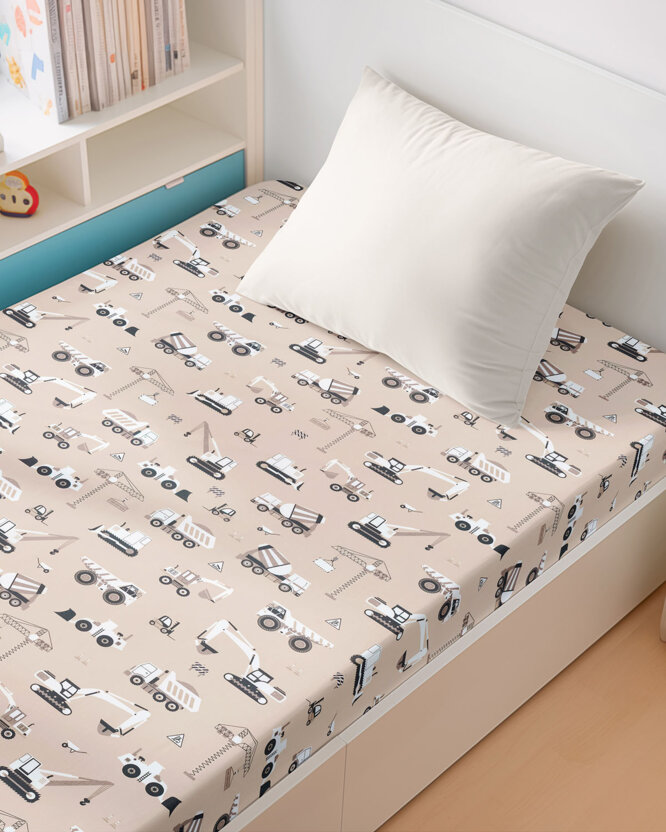Kinder-Spannbetttuch aus Baumwolle - Lastwagen und Bagger auf Beige