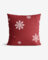Weihnachtlicher Kissenbezug aus Baumwolle - Schneeflocken auf Rot