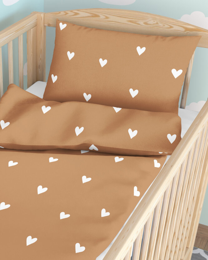 Bettwäsche für Babybetten aus Baumwolle - Herzchen auf Herbstbraun