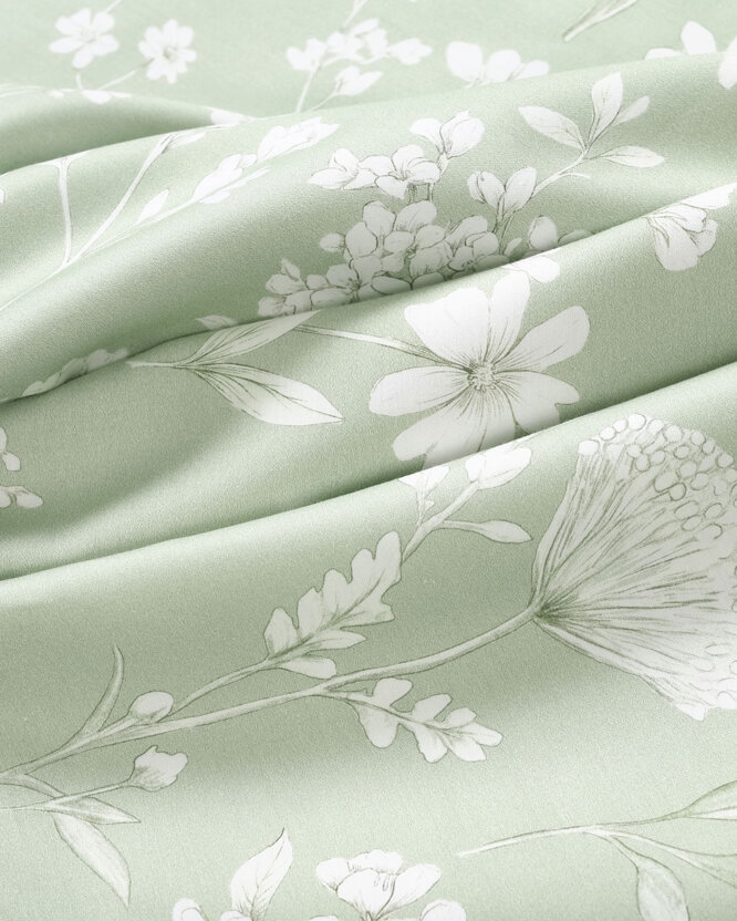 Mako-Satin - Wiesenblumen auf Salbeigrün