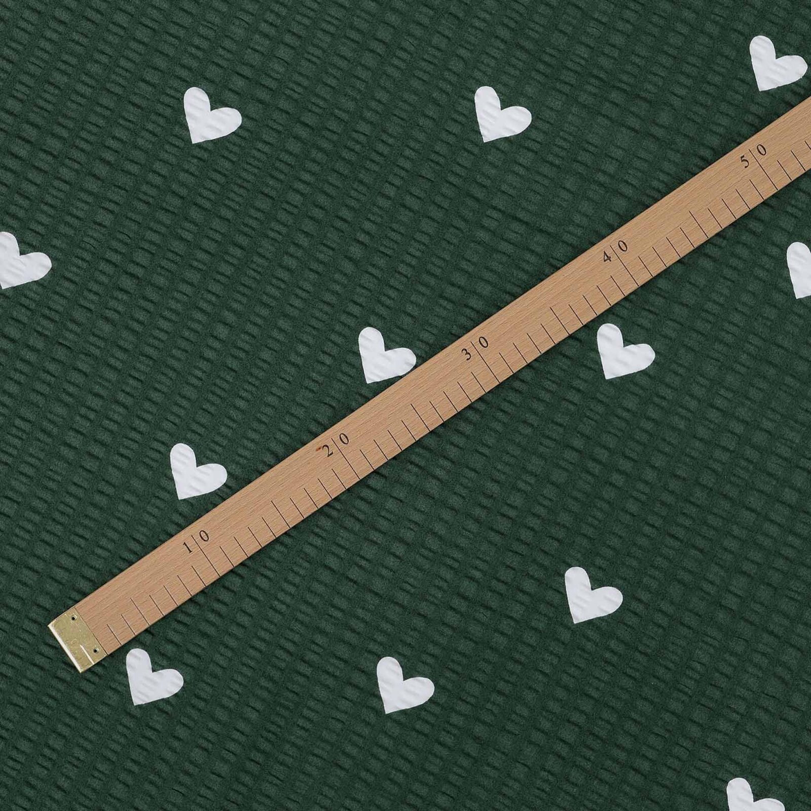 Weihnachtlicher Seersucker - Herzchen auf Dunkelgrün