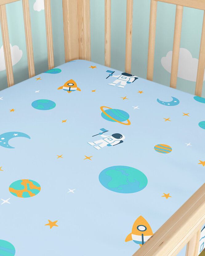 Spannbetttuch aus Baumwolle für Babybetten - Astronauten im Weltraum