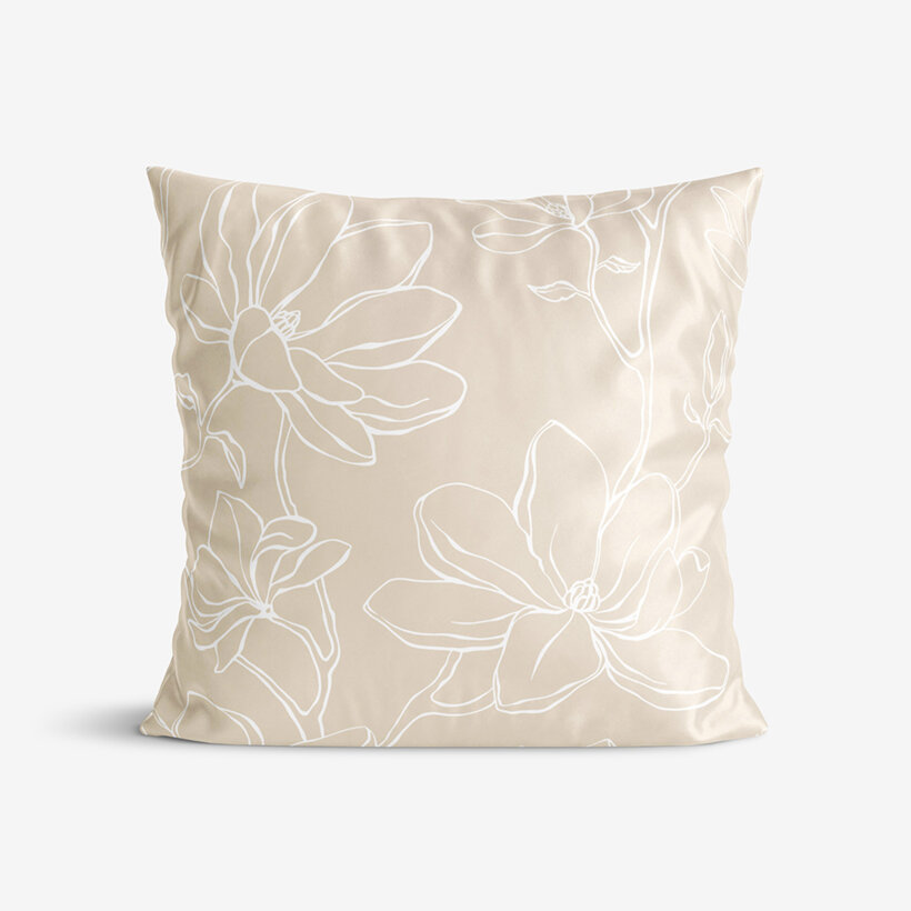 Kissenbezug aus Mako-Satin - Lilien auf Goldbeige
