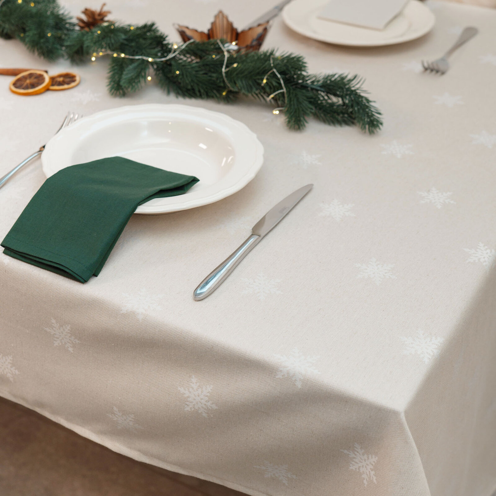 Weihnachtliche eckige Tischdecke Natura - Schneeflocken auf natürlichem