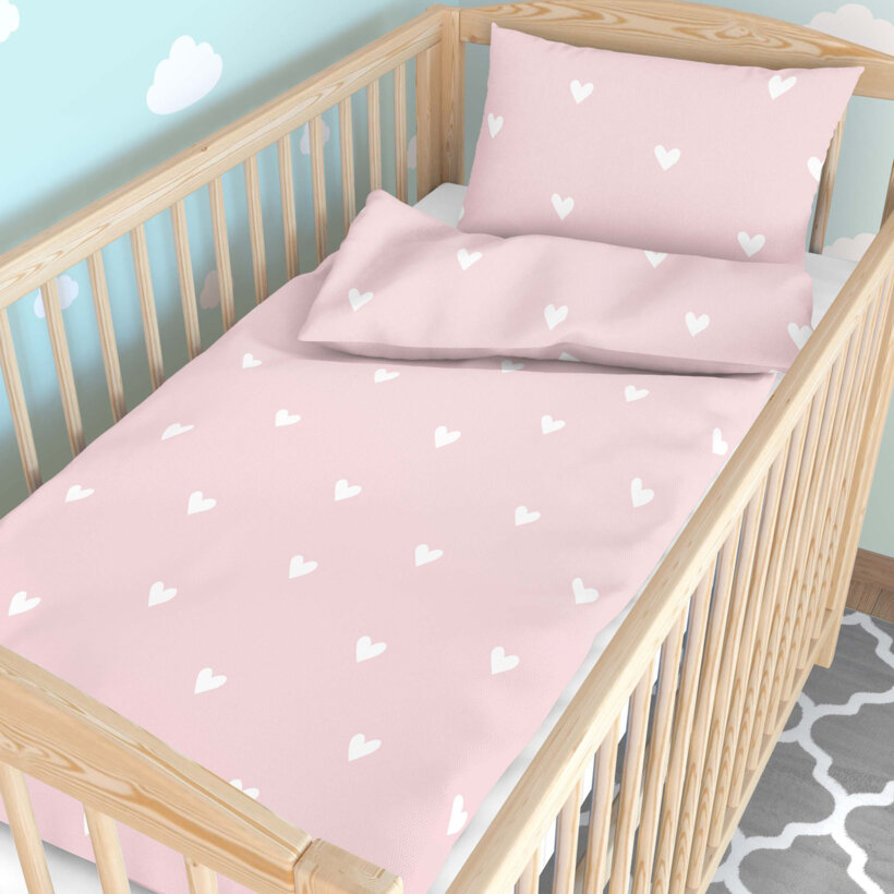 Bettwäsche für Babybetten aus Baumwolle - Herzchen auf Puderrosa