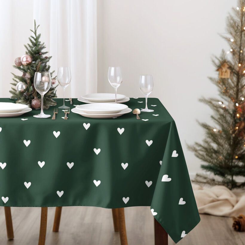 Eckige weihnachtliche Tischdecke 100% Baumwolle - Herzchen auf Dunkelgrün