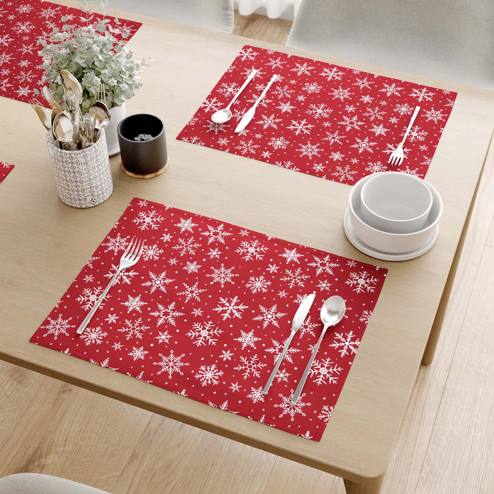 Weihnachtliches Tischset Valencia - Weiße Flocken auf Rot - Set 2 Stücke