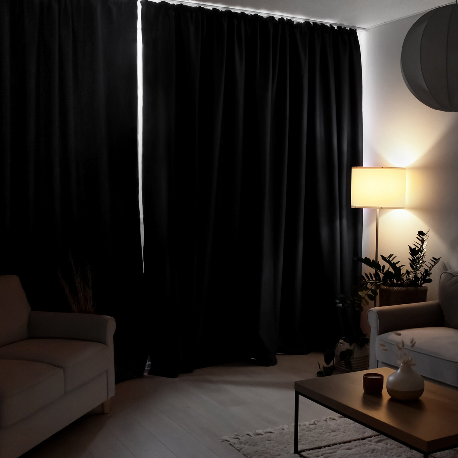 Blackout Verdunkelungsvorhang mit Satin-Glanz - schwarz