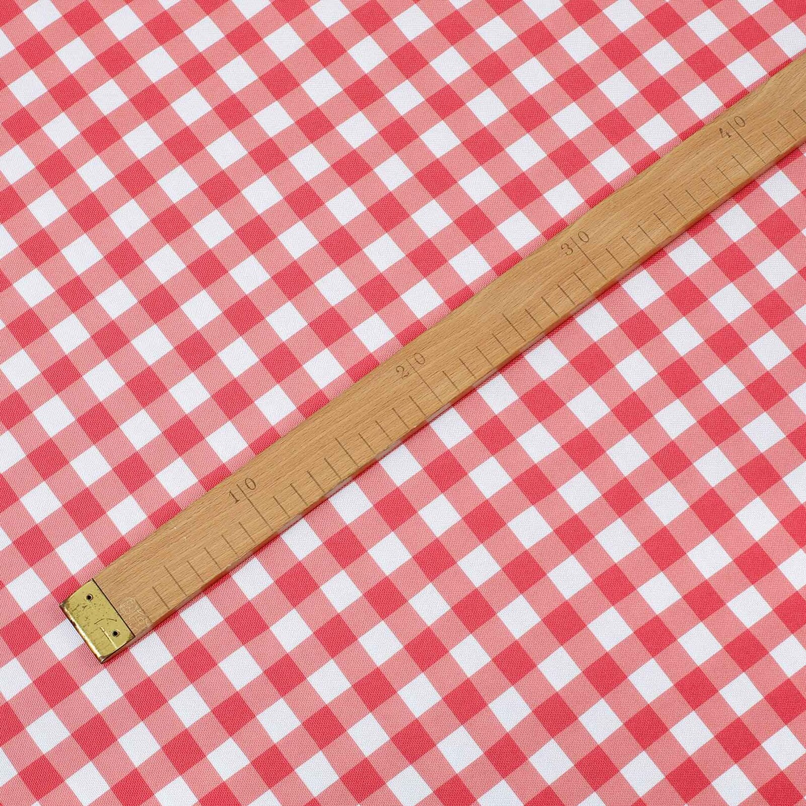 Teflonstoff für Tischdecken - rote Würfel