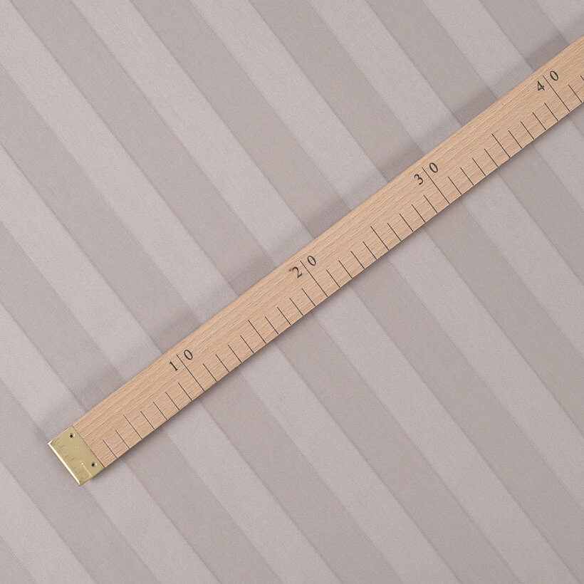 Damast - graubraun Streifen mit Satin-Glanz