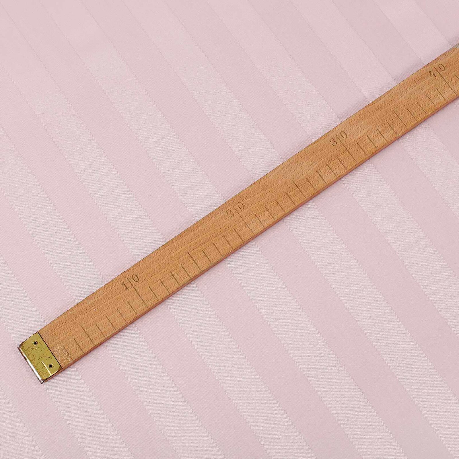 Damast - altrosa Streifen mit Satin-Glanz