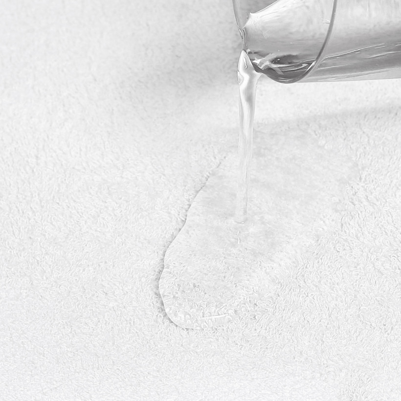 Wasserdichtes Bettlaken aus Frottee mit Gummizug - weiß