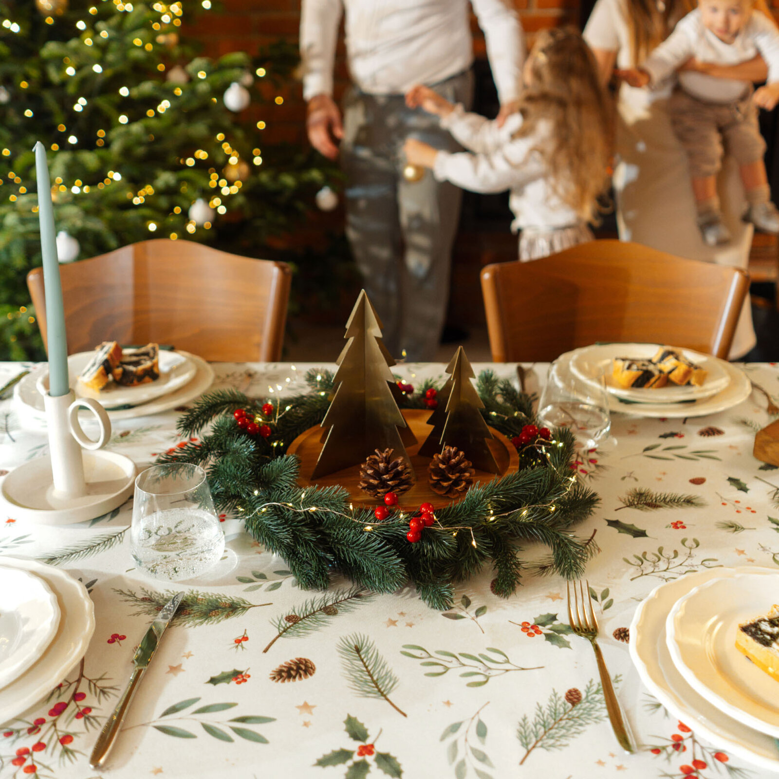 Eckige weihnachtliche Teflon-Tischdecke - Winterzweige