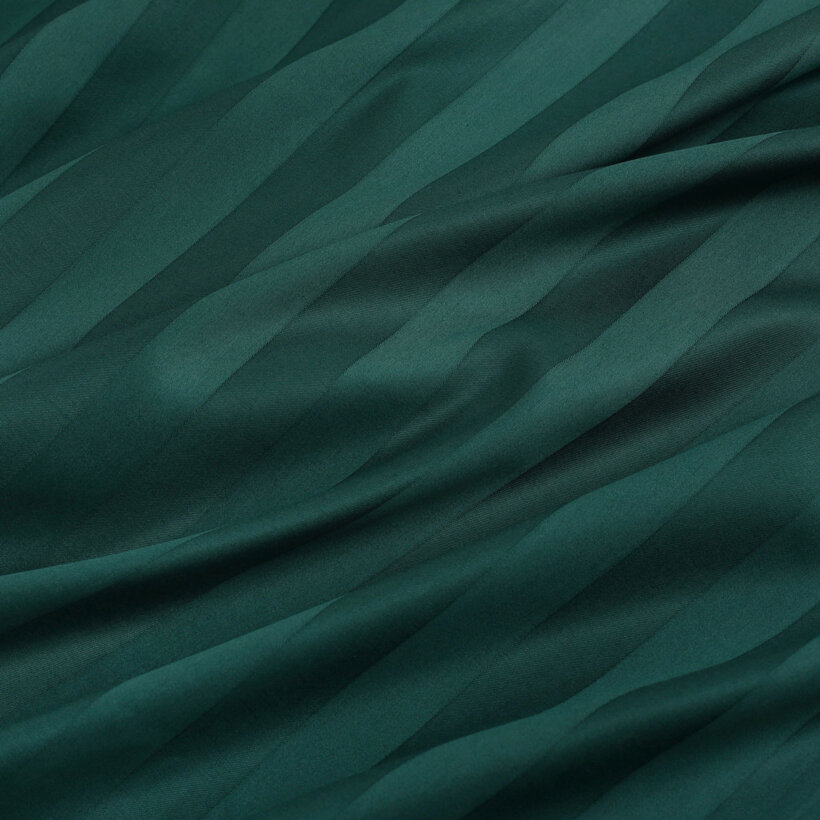 Festliche ovale Damast-Tischdecke - dunkelgrüne Streifen mit Satin-Glanz