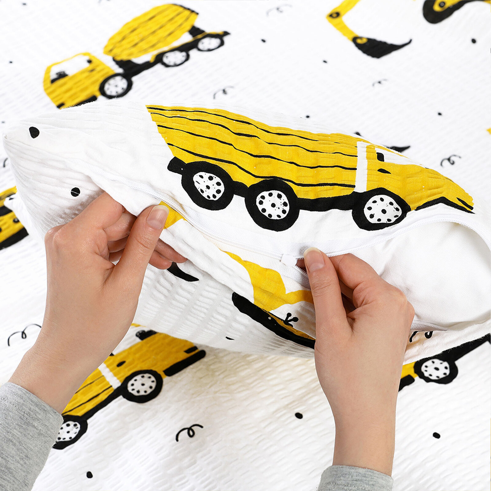 Kinder-Seersucker-Kissenbezug - Bagger und Baufahrzeuge