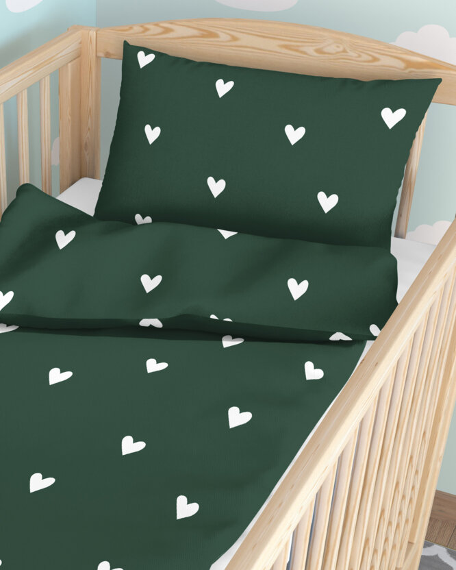 Weihnachtliche Bettwäsche für Babybetten aus Baumwolle - Herzchen auf Dunkelgrün