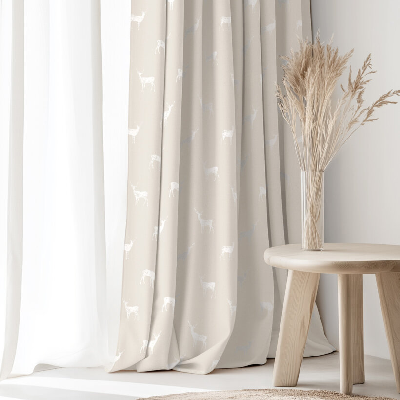 Weihnachtsvorhang Natura - Hirsche auf natürlichem